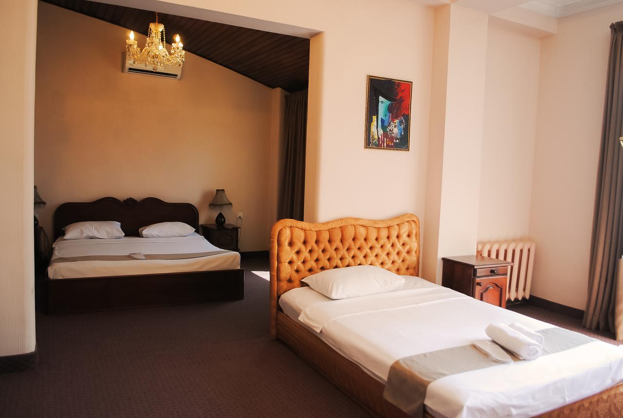 Hotel Sympatia Τυφλίδα Εξωτερικό φωτογραφία