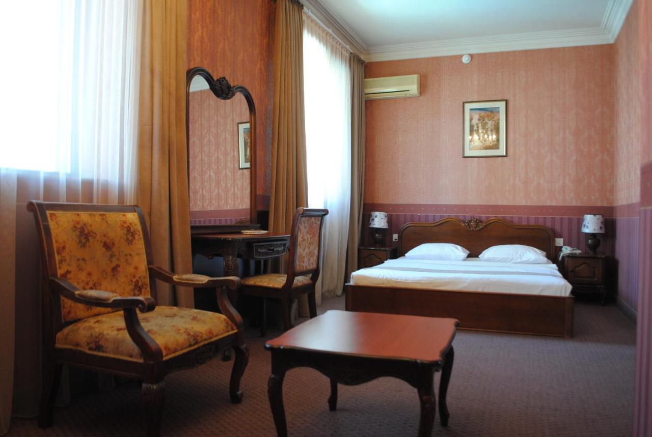 Hotel Sympatia Τυφλίδα Εξωτερικό φωτογραφία